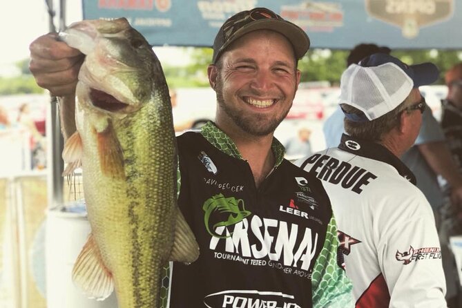 4 Hours Morning Bass Fishing in Orlando - Group Size and the Private Charter Advantage