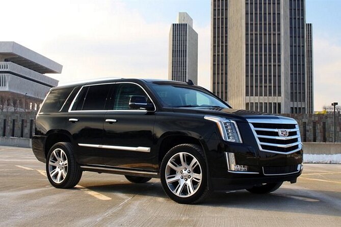 Arrival Transfer: Orlando Airport MCO to Orlando by Luxury SUV - Meet-and-greet at MCO: the name sign system that saves time