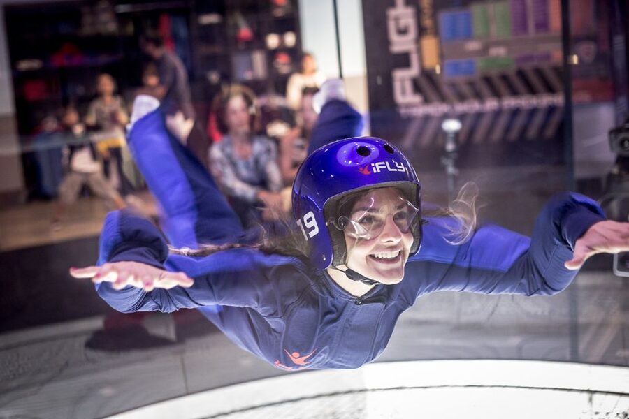 iFLY Orlando First Time Flyer Experience - Wind Tunnel 101: What 300 km/h Air Feels Like