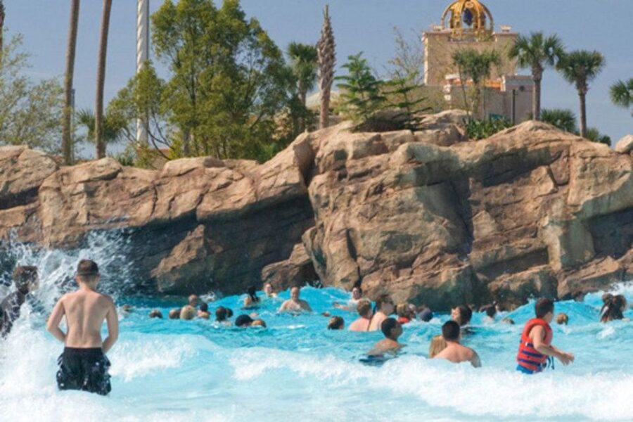 Orlando: Aquatica Water Park Admission Ticket - Park style and layout: Pacific Island vibe, easy switching