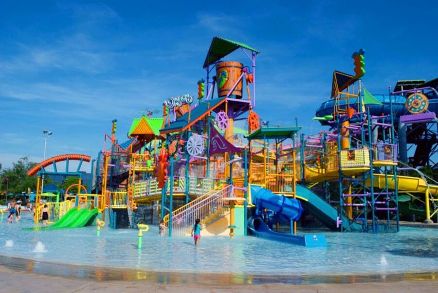 Orlando: Aquatica Water Park Admission Ticket - Family zones: Turi’s Kids Cove and Walkabout Waters