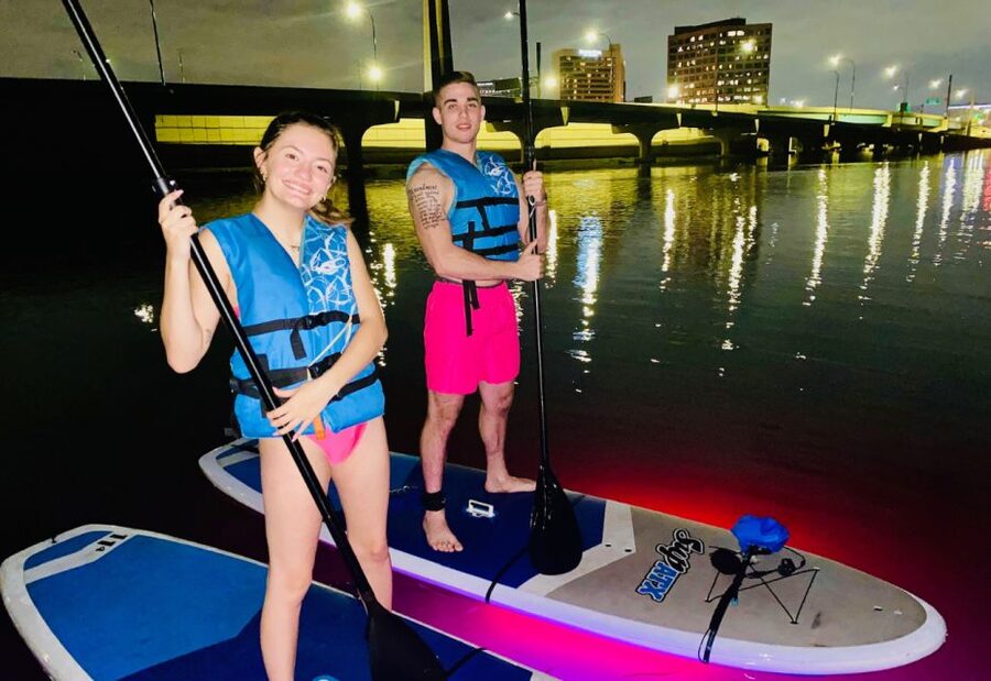 Orlando: Date Night LED Night Glow Tour with Sparkling Wine - The 2-Hour Route on Lake Ivanhoe: City Views, Calm Water, and Homes Along the Shore