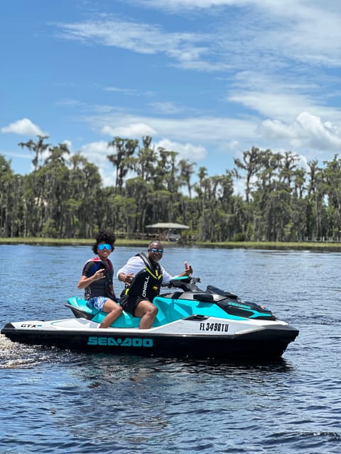 Orlando: Jet Ski Experiences - Language support and group vibe: English and Spanish, limited to 10