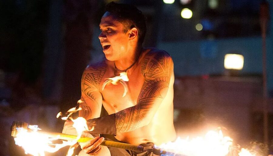 Orlando: Polynesian Fire Luau with Dinner and Live Show - Live Polynesian Band and the MC: Comedy Meets Culture