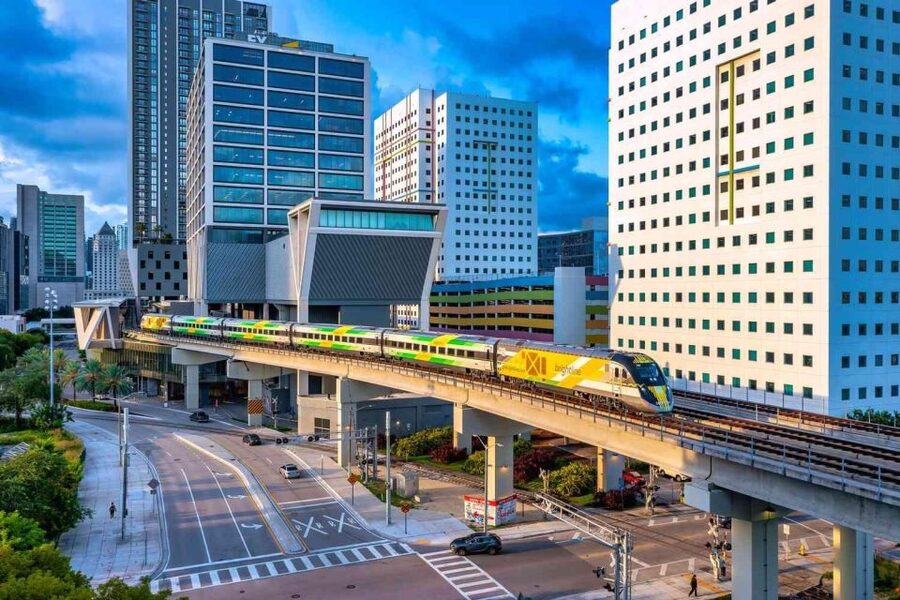 Orlando: Train Transfer to Miami - Wi-Fi onboard and what you can do with it