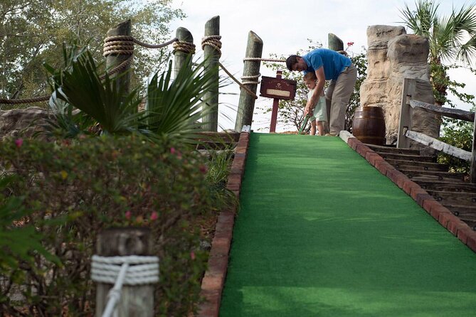 Pirate's Cove Adventure Golf Entry Ticket in Orlando - Timing in Orlando: Beat the Heat and the Crowds