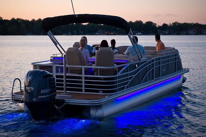Pontoon Pub Crawl, 5 Lakeside Pubs and Restaurants Visit by Boat - Captain Dave (and Captain Scott) keep the ride from feeling like filler