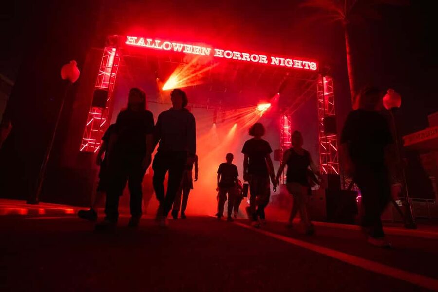 Universal Orlando Resort: Halloween Horror Nights - Select late rides: fun relief between the frights